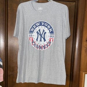Genuine Merchandise Yankees T-Shirt